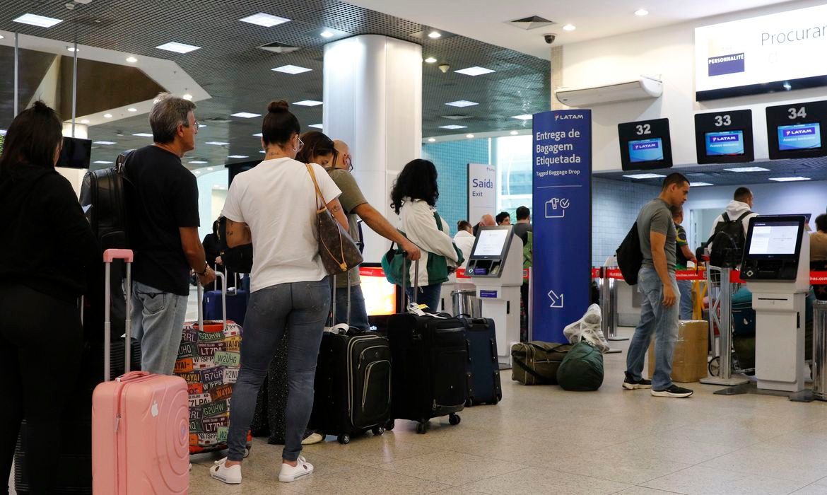 Gastos de brasileiros em viagens internacionais sobem 80,5% em janeiro