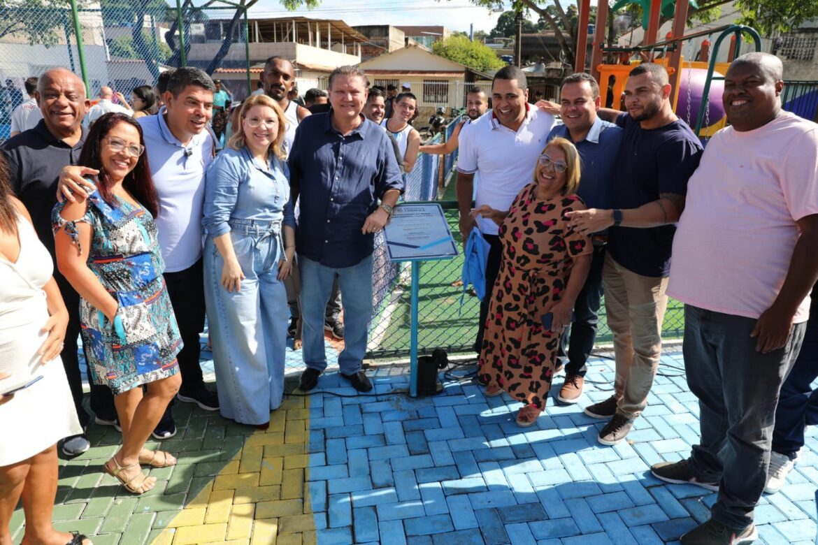 Secretaria de Obras inaugura praça em Nova Brasília