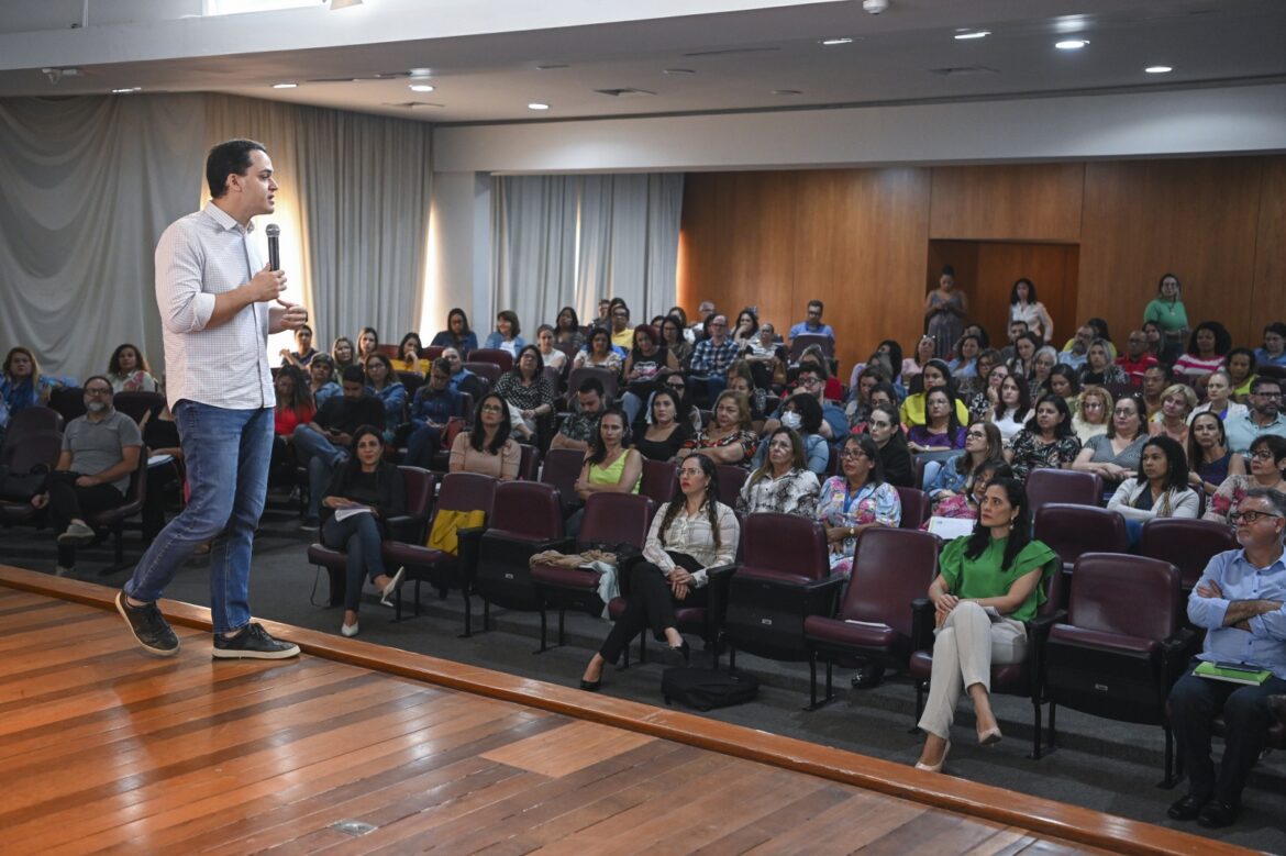 Nenhum estudante a menos: Secretaria de Educação assina pacto pela aprendizagem