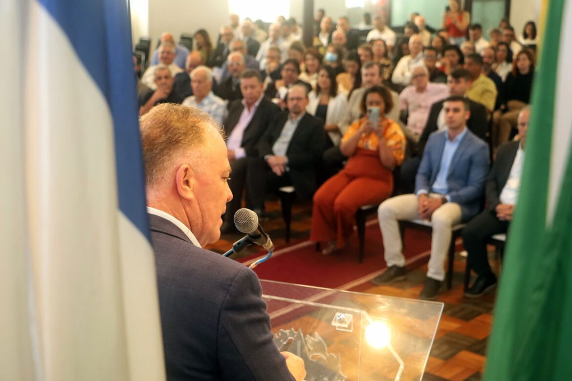 Governador participa de cerimônia de reintegração da Câmara Empresarial de Turismo do Espírito Santo Câmara Empresarial de Turismo