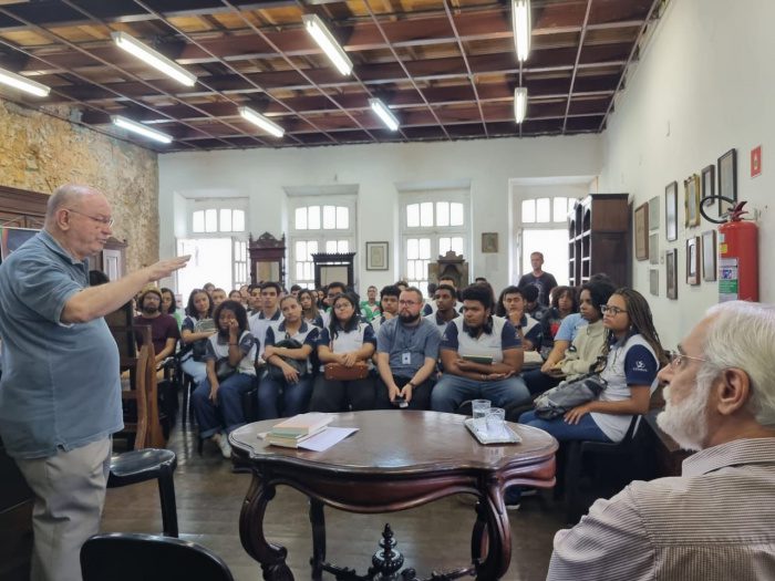 Comemorando 82 anos: Sexta-feira (28) será dia de parabéns e contação de histórias na Biblioteca