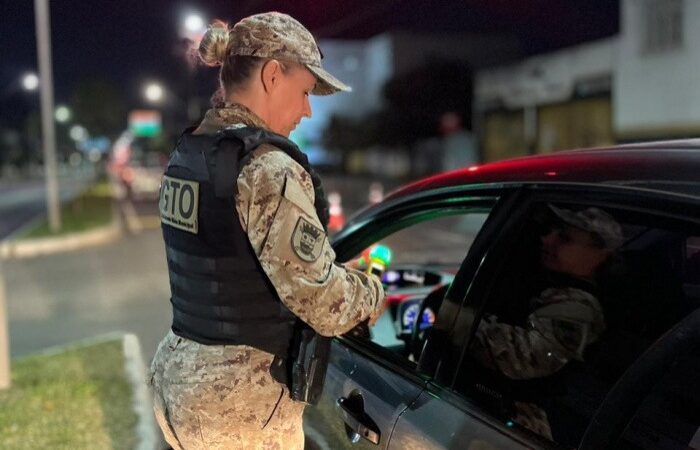 Guarda Municipal aborda 83 veículos na Fernando Ferrari