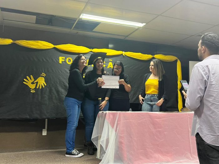 Inclusão: 70 servidores da Assistência Social concluem formação em Libras