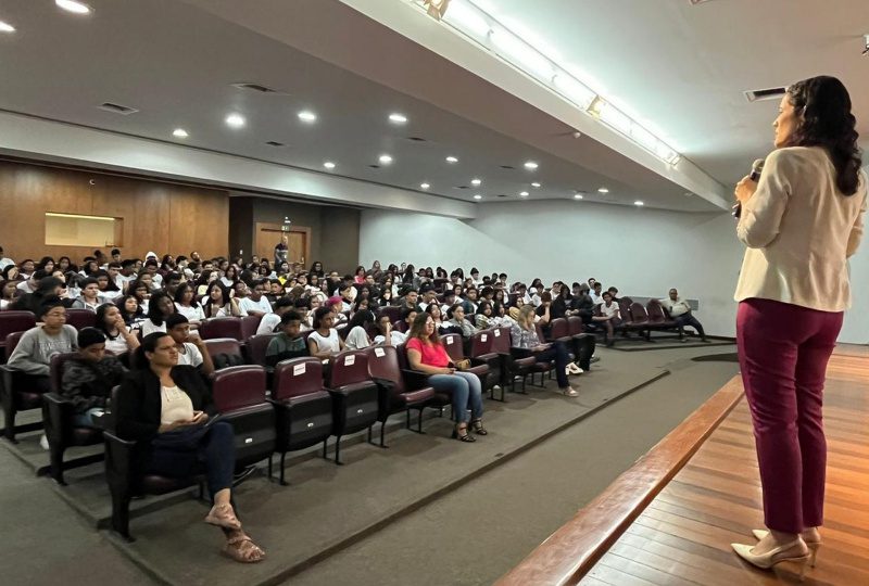 Palestra Educativa Aborda Abuso e Exploração Sexual para Estudantes