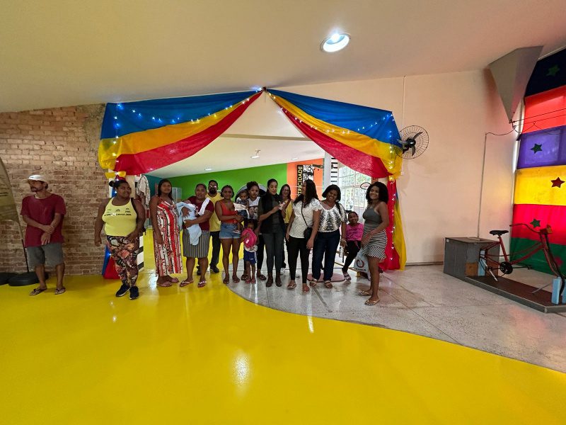 Dia especial de conhecimento: Famílias do Cras Consolação se aventuram na Escola da Ciência