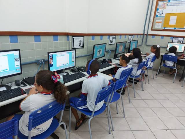 Ano de Conquistas: Vitória Destaca-se por Avanços Significativos na Educação