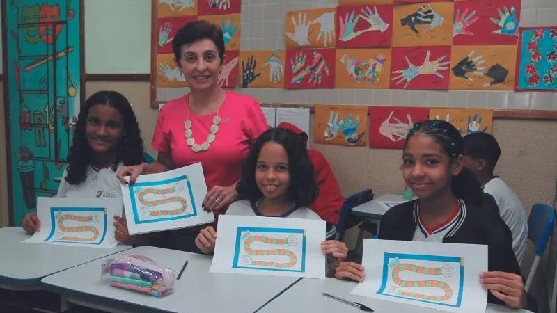 Inovação nas Escolas: Aulas de Arte e Tecnologia em Regime de Tempo Integral