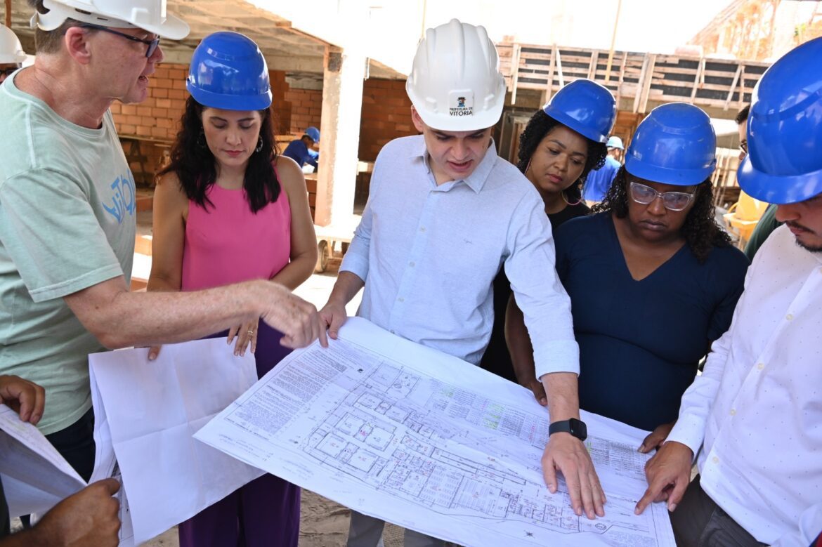 Acompanhamento de Obras: Pazolini e representantes locais vistoriam construção da nova sede do Cmei Geisla da Cruz Militão