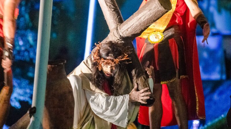 Celebre a Fé: Apresentações Especiais da Paixão de Cristo em Dois Pontos de Vitória