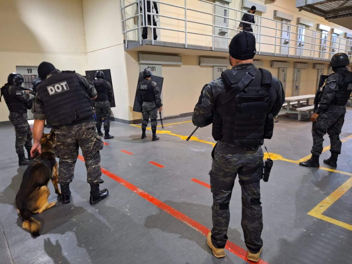 Varredura em presídios: Operação Mute intensifica combate ao uso de celulares no ES