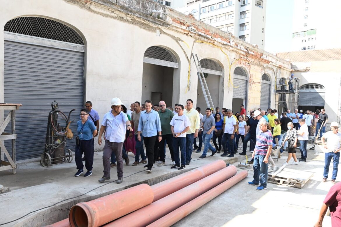 Pazolini visita obras de restauro do Mercado da Capixaba e constata que 80% das intervenções estão concluídas