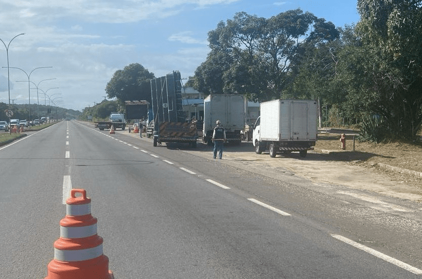 Operação na Rodovia do Sol Arrecada Mais de R$ 100 Mil em Multas