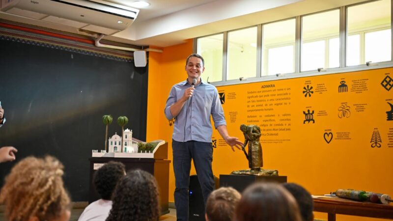 Homenagem de Pazolini a Dona Domingas no Dia do Trabalho