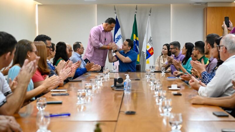 Pazolini sanciona Lei que extingue Cargos Comissionados e consolida economia de R$100 milhões