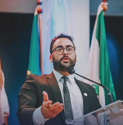 Professor Artur Costa Apresenta Resultados de Três Anos de Gestão