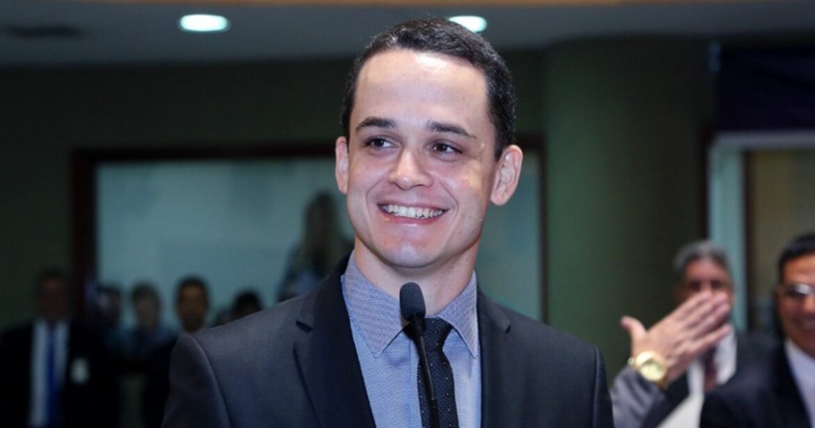 O Caminho para o Governo: Pazolini Lidera no ES