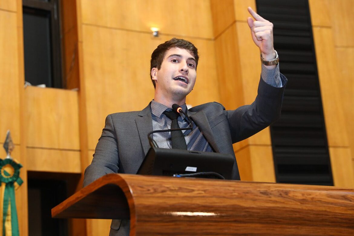 Deputado propõe isenção de taxa para segunda tentativa no exame prático da CNH