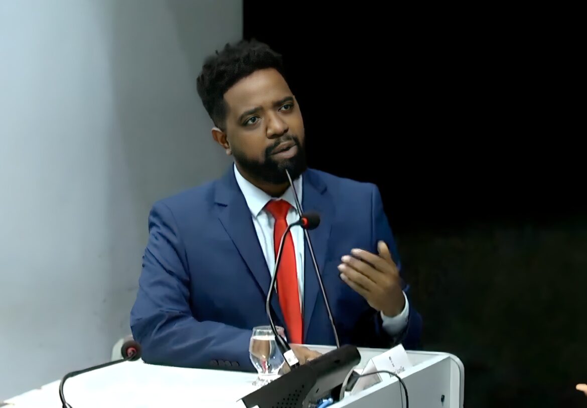 Com salário de R$ 17 mil, vereador de Vitória reclama por ter que usar o próprio carro: “não acho justo”