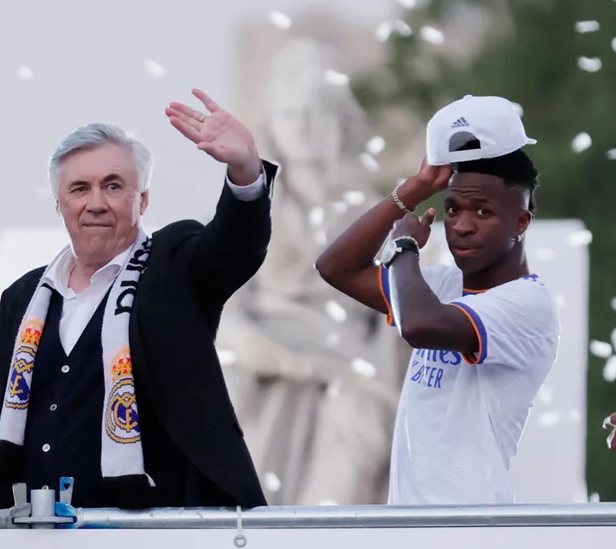 Vinicius Junior se despede de Ancelotti com carta emocionante: “Mudou minha vida”