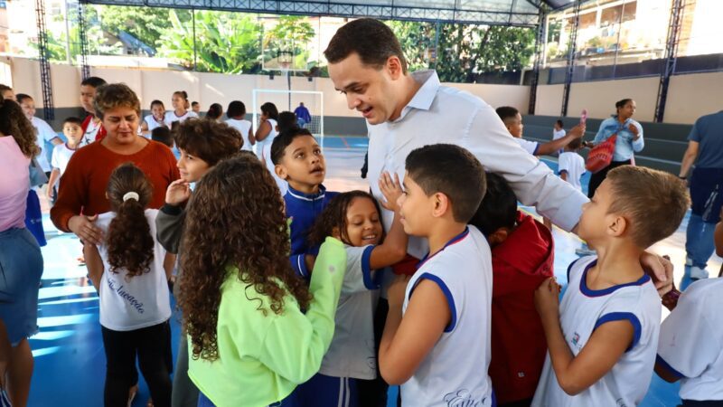 Pazolini entrega quadra poliesportiva da EMEF Heloisa Abreu, em Inhanguetá totalmente reformada