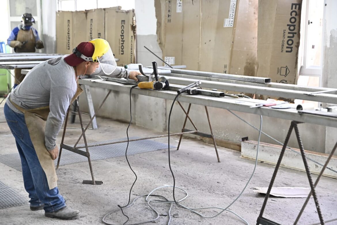Pazolini visita obras do CMEI Sebastião Perovano que estão na reta final