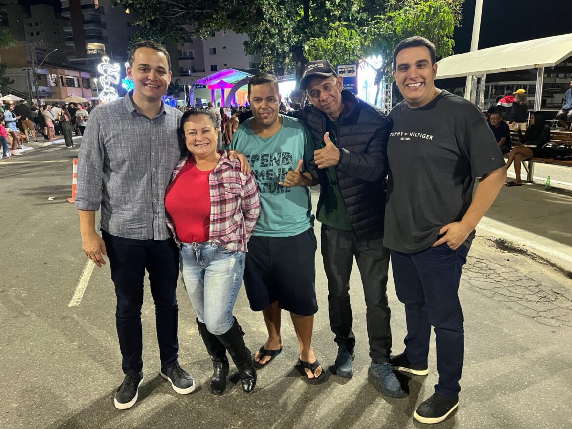 Lorenzo Pazolini marca presença na tradicional Festa de São Pedro, em Guarapari