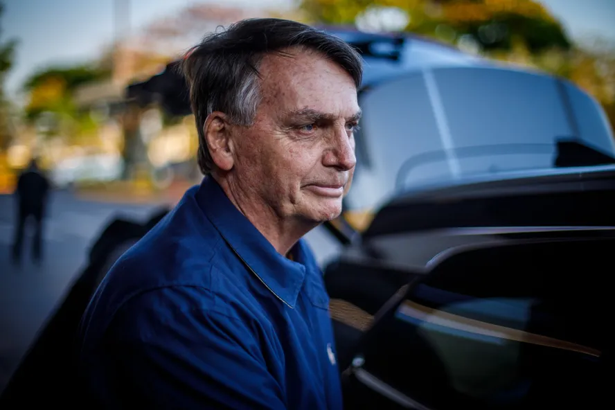 Conteúdo de pen drive apreendido na casa de Bolsonaro é considerado irrelevante pela PF