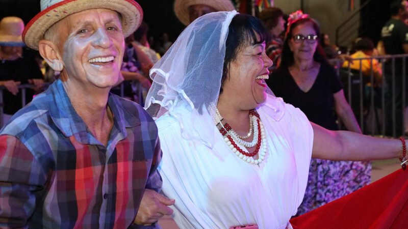 Idosos animam o “Arraiá no Mercado” em Cariacica nesta sexta-feira (25)