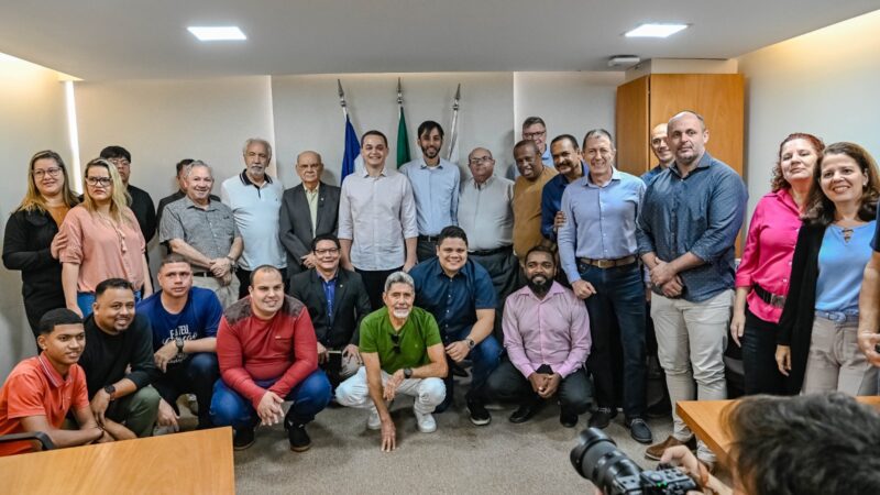 Primeira Assembleia de Deus do estado realiza manhã de reflexão e oração com Pazolini