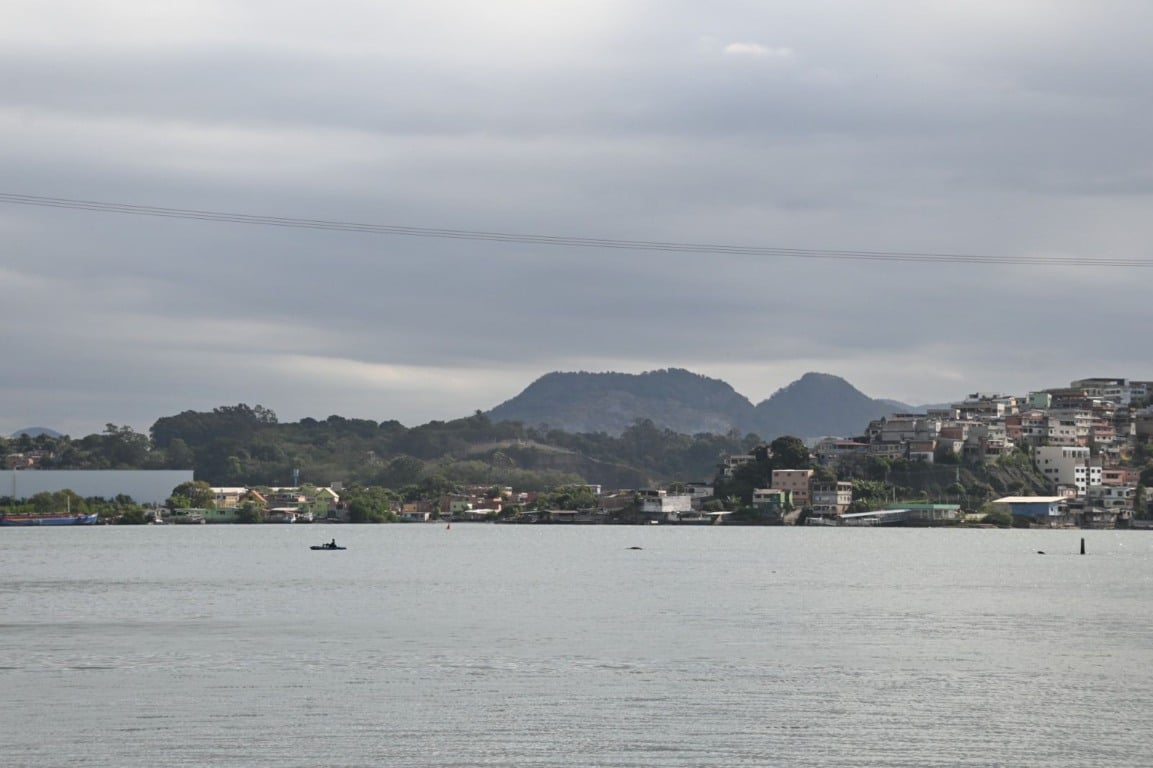Pancada de chuva surpreende moradores na Grande Vitória nesta terça-feira (19)
