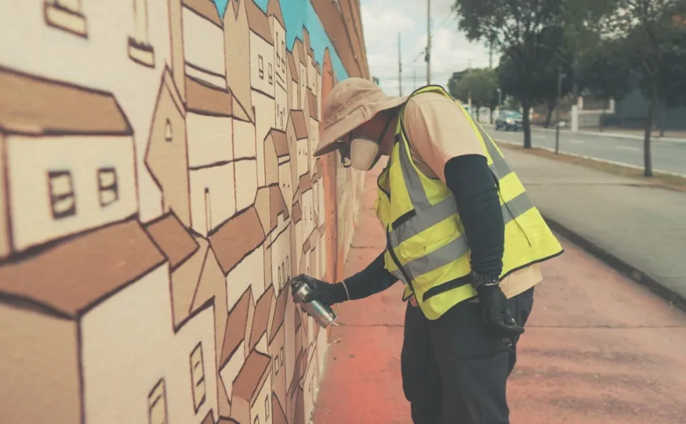 Arte a céu aberto transforma muros em Vitória