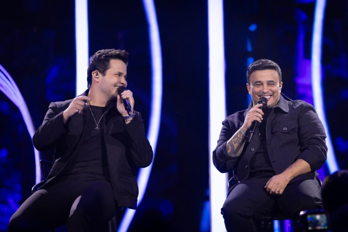 Matheus & Kauan levam sucessos para a Praia de Camburi em outubro