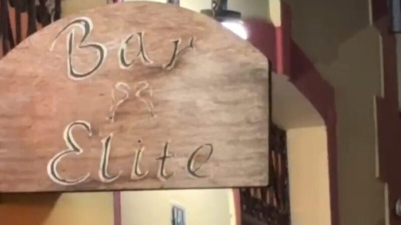 O Bar Elite, localizado no charmoso bairro de Santa Teresa, no Espírito Santo, tem uma história rica e interessante que se confunde com a própria memória do bairro.