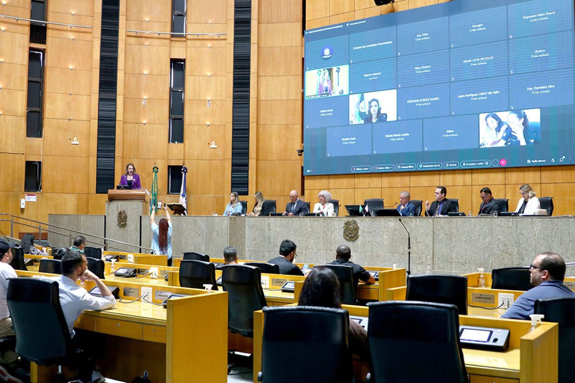 Assembleia debate medidas contra feminicídio e violência doméstica no Espírito Santo