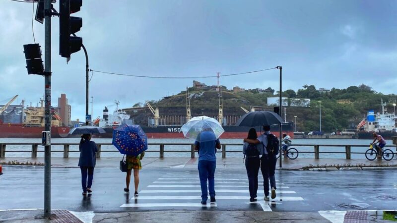ES tem alerta de chuva forte e ventos para o fim de semana
