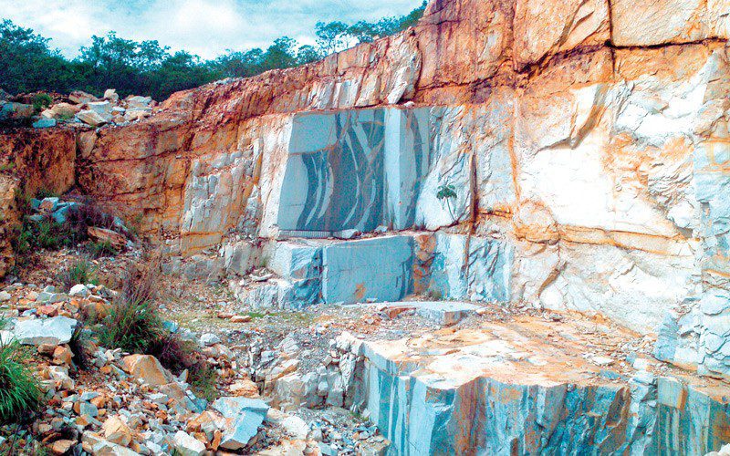 Setor de rochas capixaba busca expandir mercado no Oriente Médio diante de barreiras nos EUA