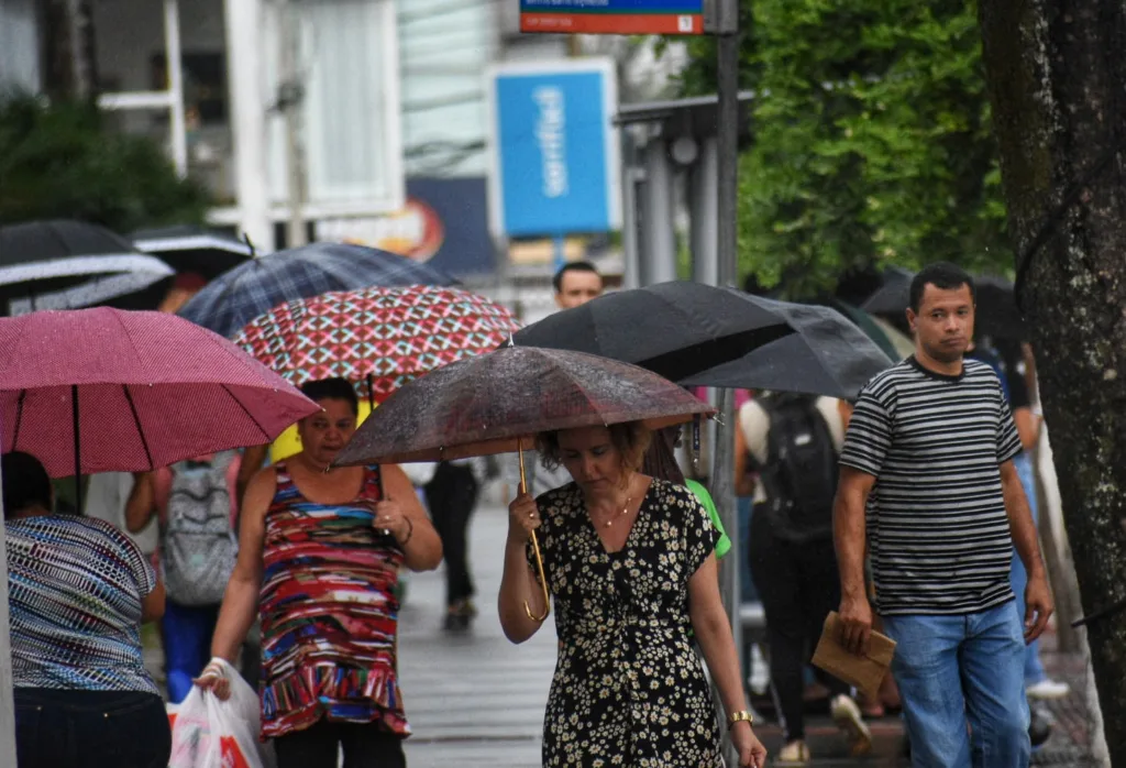Frente fria derruba temperaturas no Espírito Santo; termômetros podem marcar 8 °C na região Serrana