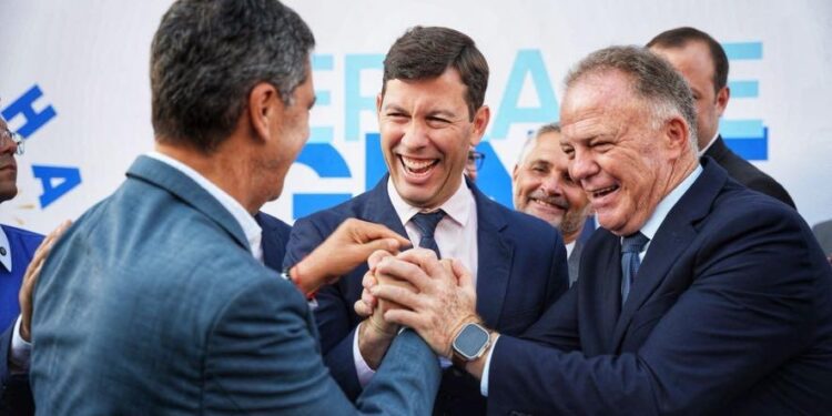 Casagrande ajusta discurso e reconhece dois nomes da base na disputa pela sucessão