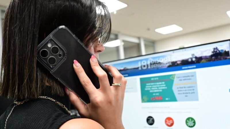Ligação muda no celular? Criminosos usam IA para copiar voz e aplicar golpes