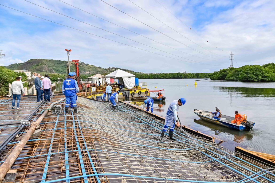 Concretagem dos deques da orla de Andorinhas avança e é marco para o turismo e lazer em Vitória
