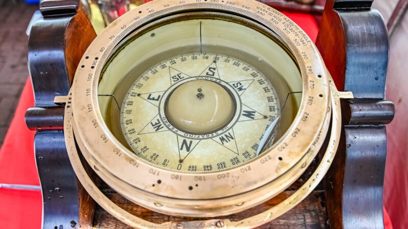 Feira de Antiguidades movimenta a Rua da Lama neste sábado (4)