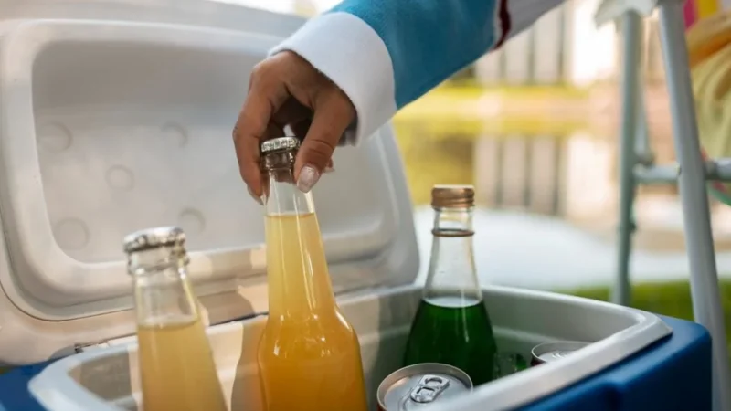 Procon-ES alerta para riscos de bebidas alcoólicas adulteradas e reforça orientações de consumo seguro