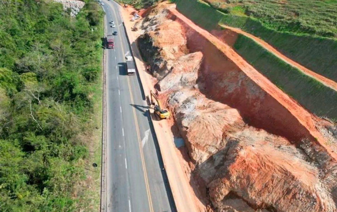 Trecho da BR-101 será fechado temporariamente nesta sexta-feira na Serra por causa de detonação de rochas