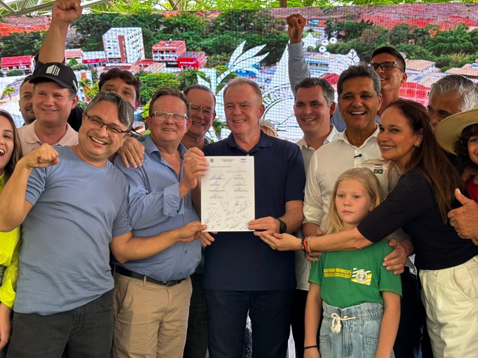 Governo do Espírito Santo anuncia investimentos e inaugura obras no interior