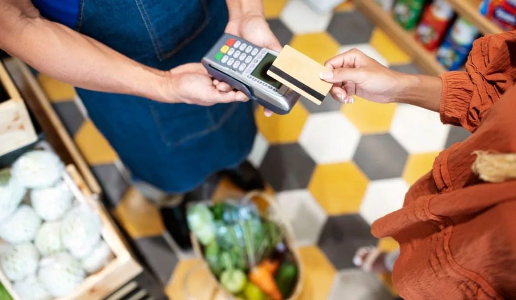 Entenda o que muda com as novas regras do tíquete-alimentação