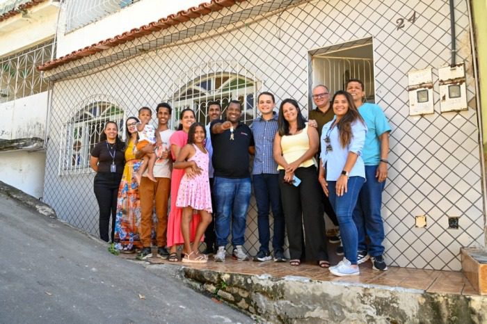 Casa Feliz e Segura beneficia famílias com moradias seguras fora de áreas de risco