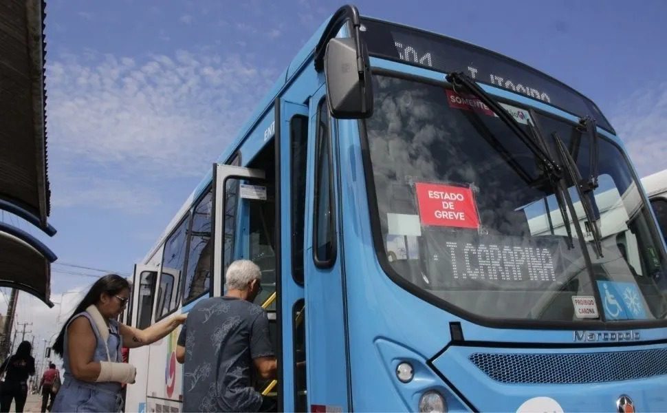 Greve do Transcol: motoristas vão avaliar contraproposta nesta segunda-feira