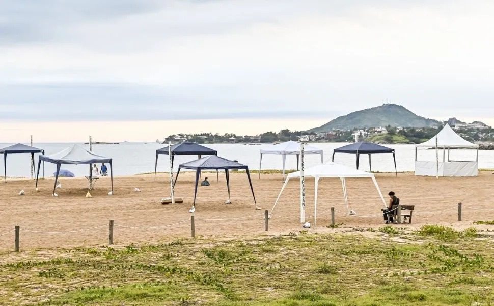 Reserva de tendas para passar o réveillon em Camburi começam nesta segunda