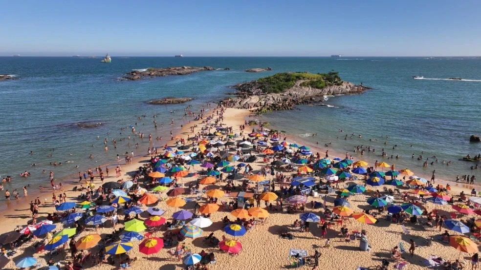 Verão com feriadão: veja quais praias da Grande Vitória estão próprias para banho