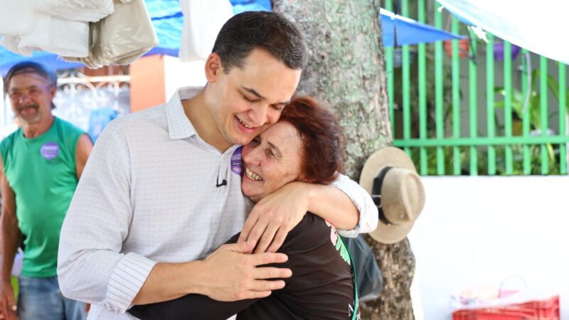 Gestão Pazolini leva ações de proteção às mulheres para a feira do Bairro República